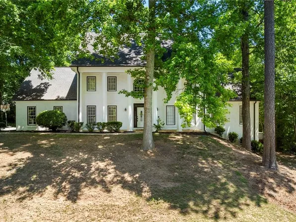 410 Glenmont Ct, Sandy Springs, GA 30350