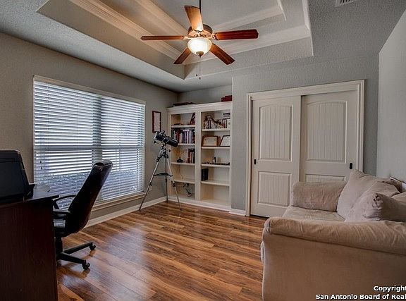 4th image of 2303 Megan St