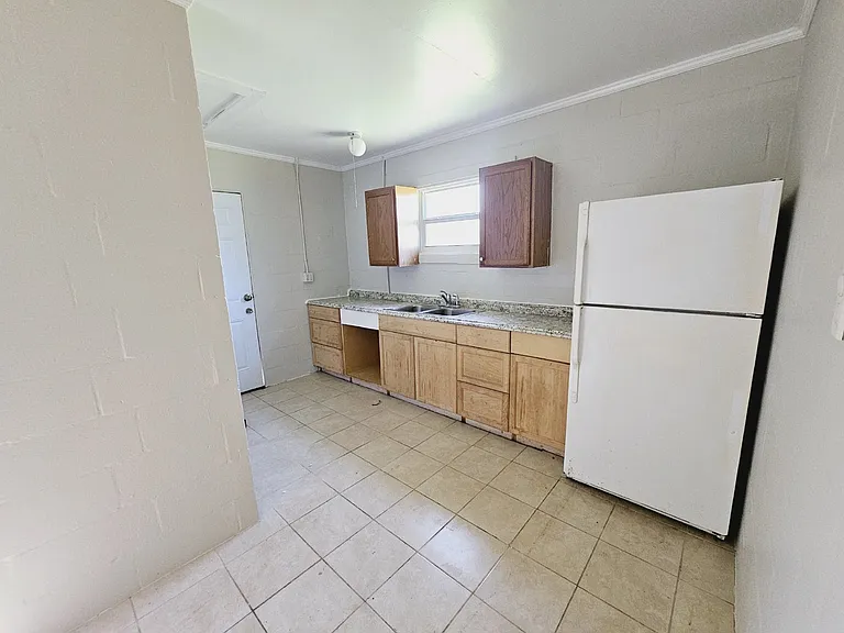 324 Pearl St #2 — Photo 12