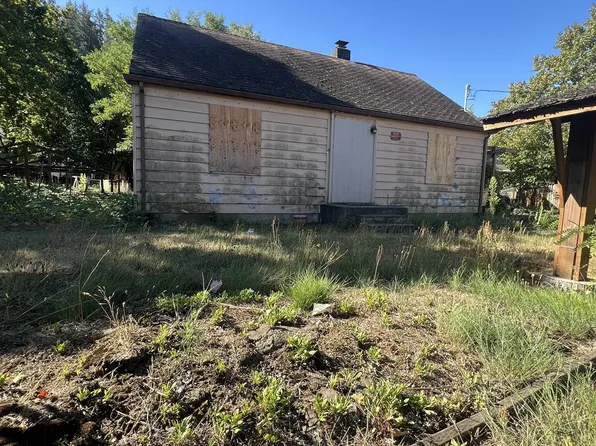 3202 NW Division St, Gresham, OR 97030