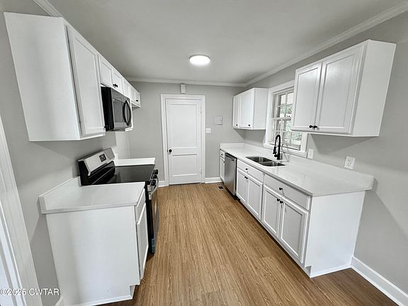 5th image of 825 Margin St