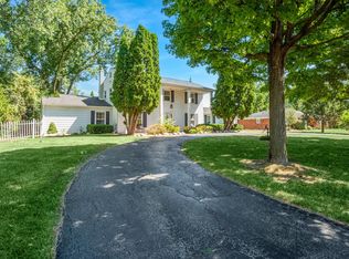 1640 McManus Dr, Troy, MI 48084