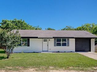 214 Evans Ct, Pilot Point, TX 76258