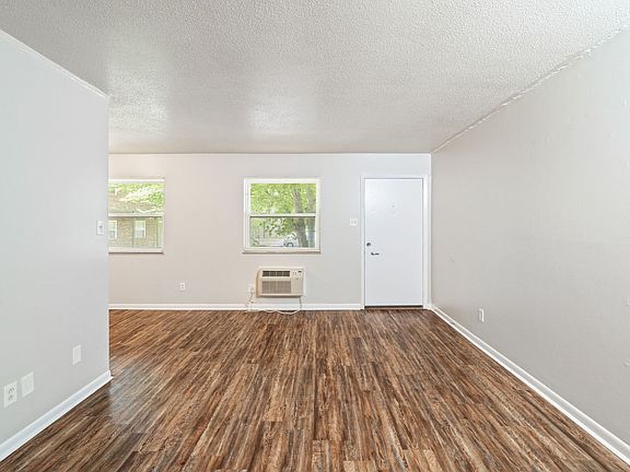 4th image of 2720 Holbrook Dr NE #17869432