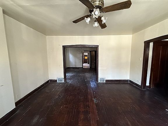 3rd image of 1134 N Leclaire Ave