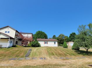 84 Railroad Ave, Hallstead, PA 18822