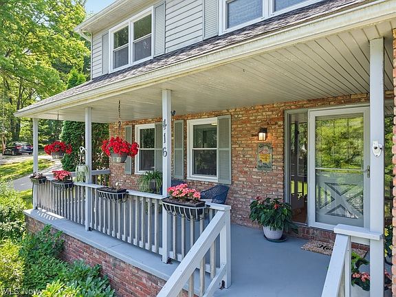 2nd image of 416 Apple Hill Dr