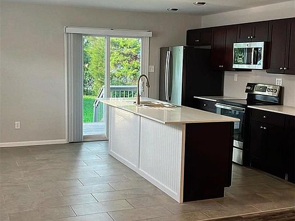 3rd image of 8625 Harold Dr