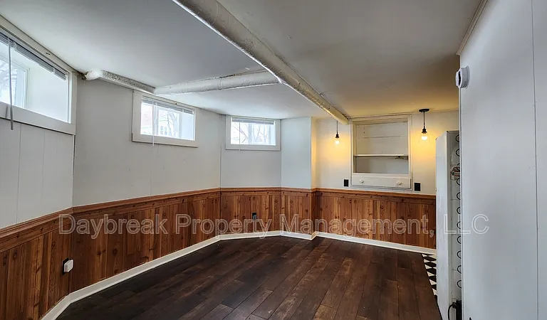 1121 2nd Ave S #5 — Photo 2