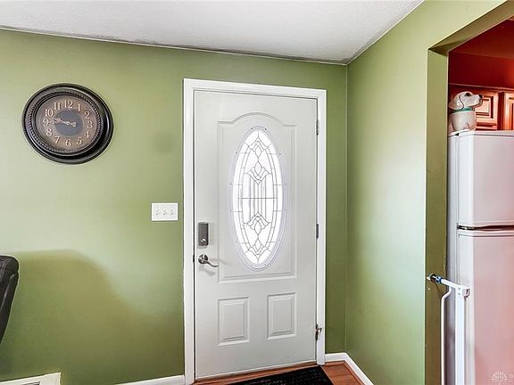 4th image of 213 Hall Ave