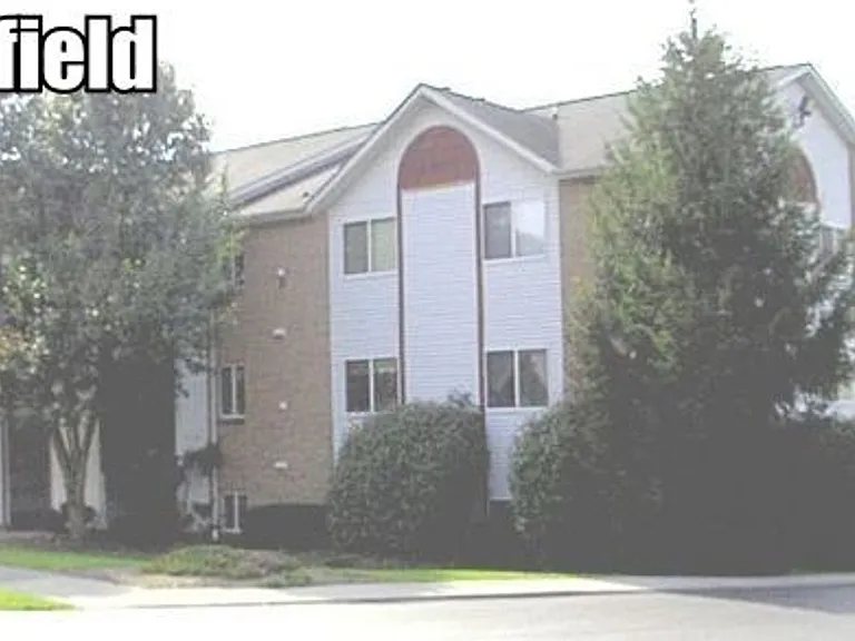 401H Berryfield Ln — Photo 1