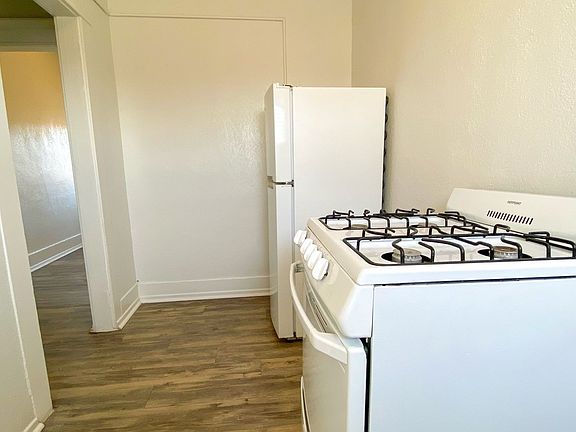 4th image of 2143 Franklin Ave #7