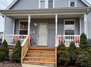 815 1/2 E Monroe St, Bloomington, IL