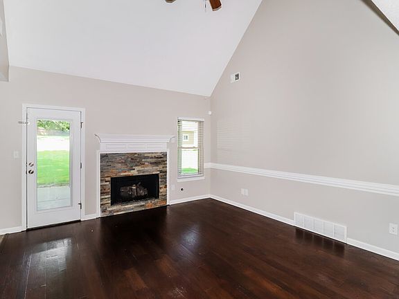 5th image of 2060 Greencliff Dr