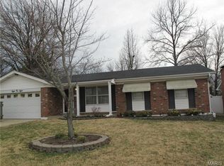 818 Walden Dr, Saint Louis, MO