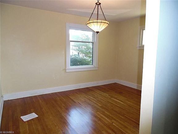 5th image of 1468 E 3rd St
