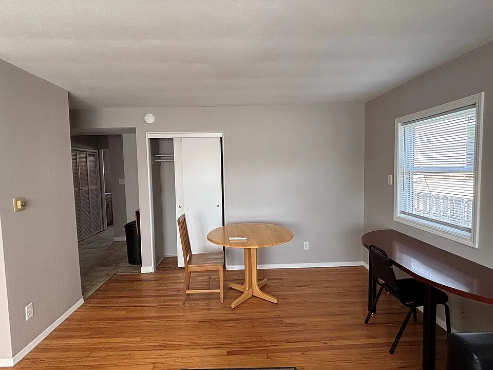 202 S Lincoln Ave #1