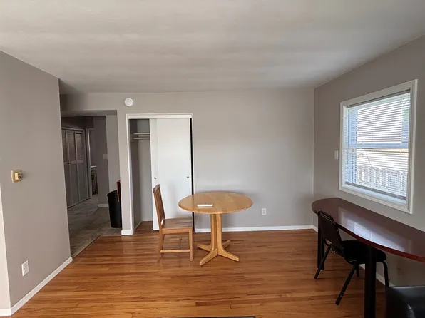 202 S Lincoln Ave APT 1, Urbana, IL 61801
