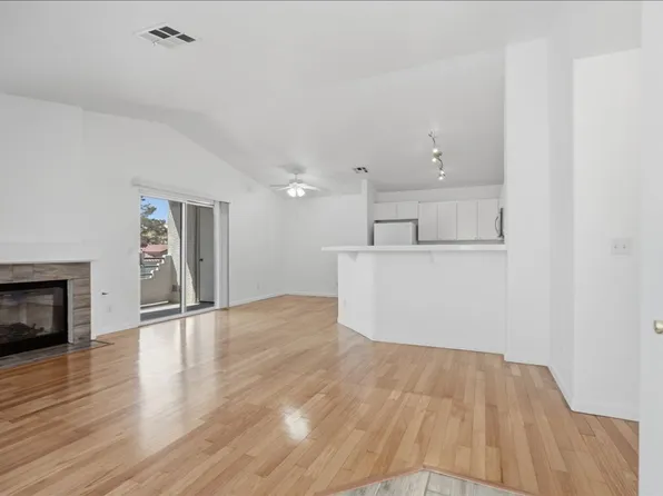 556 Yacht Harbor Dr Unit 202, Las Vegas, NV 89145