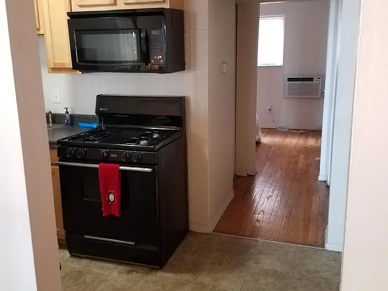 Maplewood Square Apartments — Photo 35