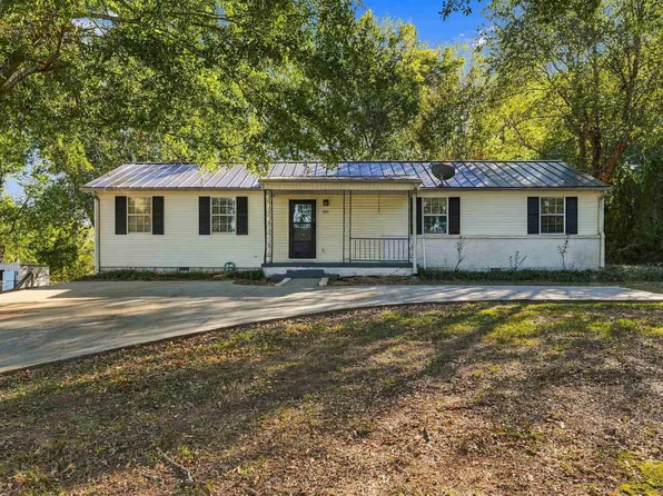 410 Carter Dr, Tuscumbia, AL 35674
