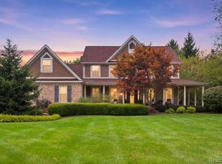 5172 Timber Bend Dr, Brighton, MI 48116