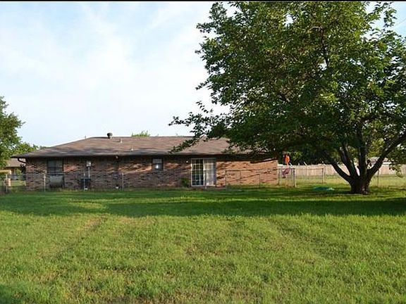 2nd image of 215 Southside Dr