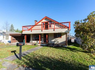 319 W 9th St, Port Angeles, WA