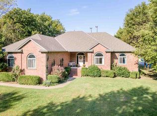 7845 Shady Creek Cir, Haysville, KS 67060