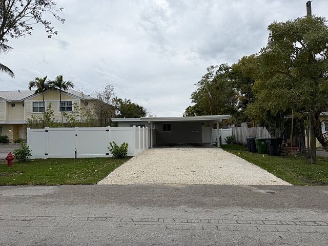 1st image of 826 NE 14th Pl Unit 1