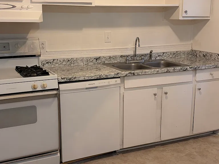 2413 Lawrenceville Hwy #3 — Photo 12