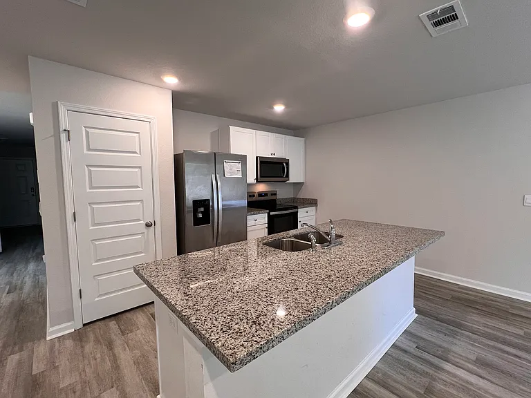 3105 Tricia Cir — Photo 4