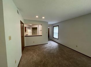 5701 W Ridgecrest Dr #103, Peoria, IL