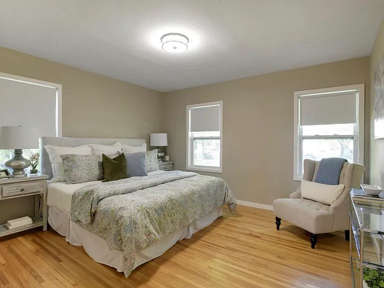 3435 Zenith Ave N — Photo 12