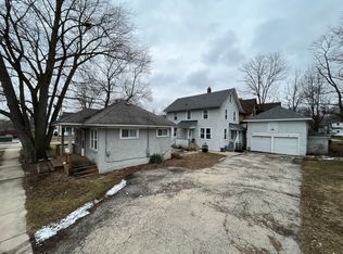 106 N Washington Ave #205, Batavia, IL 60510