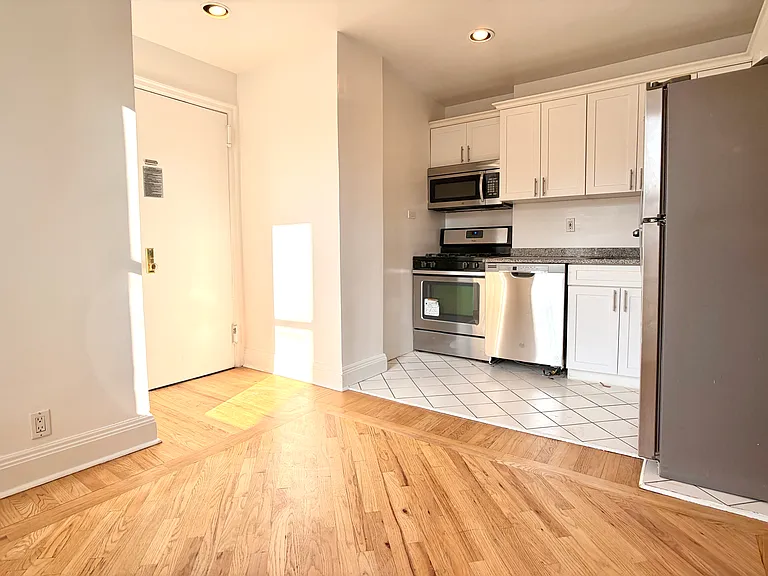 147 W 79th St #15B — Photo 2