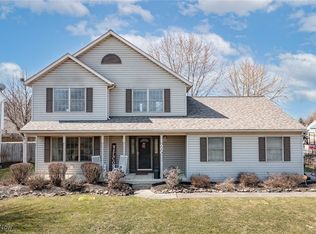 603 Oakdale Cir, Elyria, OH 44035