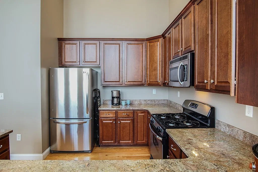 2 bed, 1296 sqft, $3,300 — Photo 4