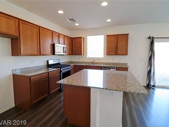 4th image of 5840 Country Lake Ln