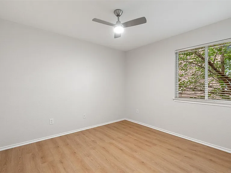 437 Sweet Leaf Ln — Photo 20
