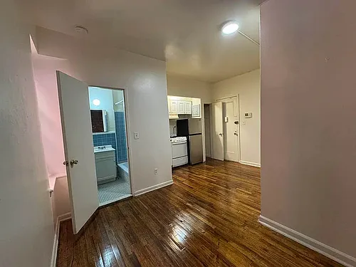 220 E 29th St #3D Photo 1 220 E 29th St #3D Photo 1