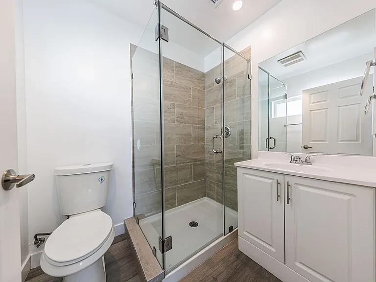 3015 Alsace Ave — Photo 94