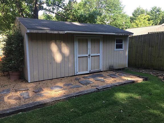 4th image of 207 Edgewood Dr