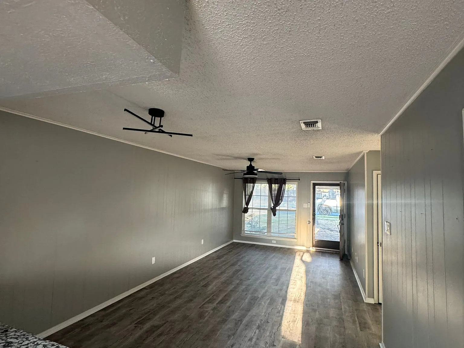 2304 Westchester Dr — Photo 4