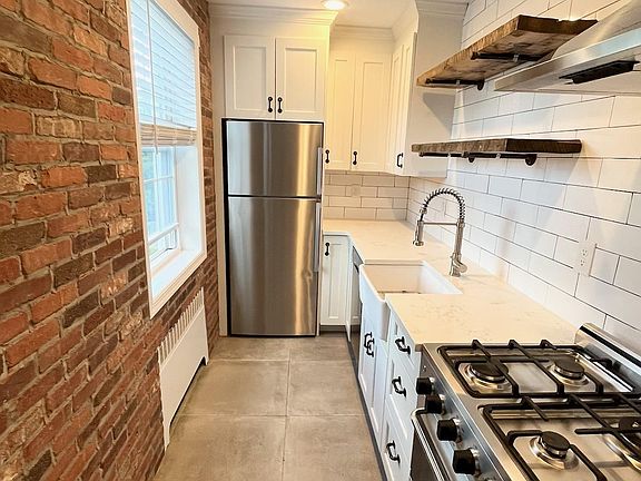 3rd image of 378 Claremont Ave APT 7