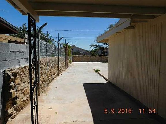 3rd image of 9564 Albany Dr