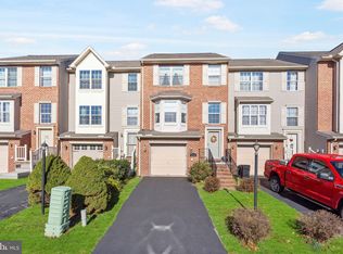 136 Sara Ln, Hanover, PA 17331