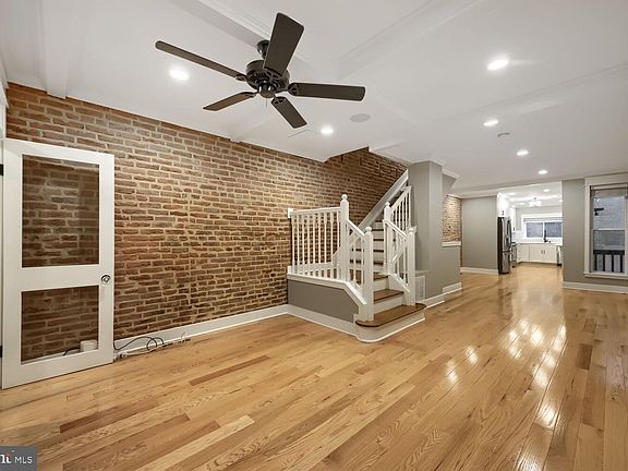 4th image of 2921 Dillon St