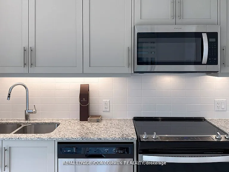 20 Gatineau Dr #402 — Photo 14