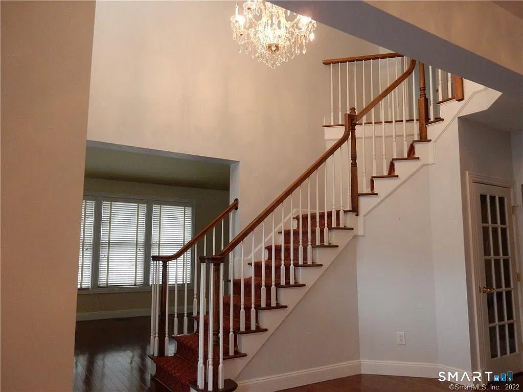 3 bed, 3.0 bath, 3758 sqft, $9,500 — Photo 4